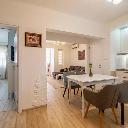 Family-friendly Place Steps From Mall Of Apartment Sofia
