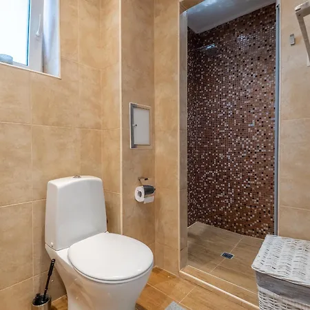 Apartment Family-friendly Place Steps From Mall Of Sofia